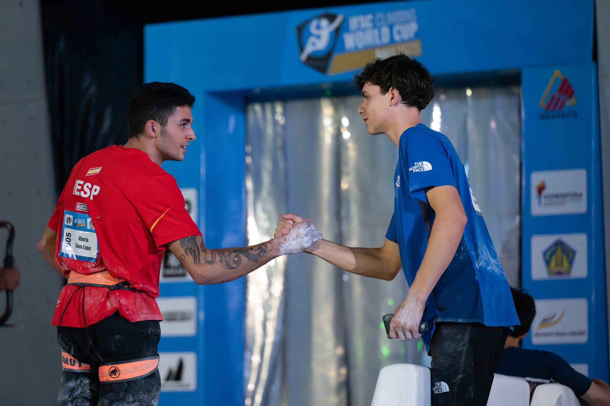 Max Bertone congratulating Alberto Ginés López after his climb